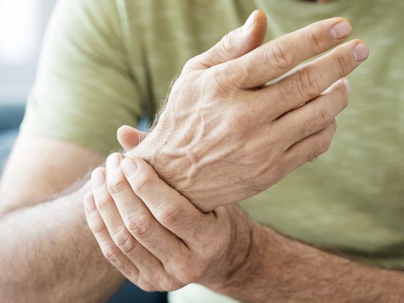 علائم روماتیسم مفصلی چیست؟