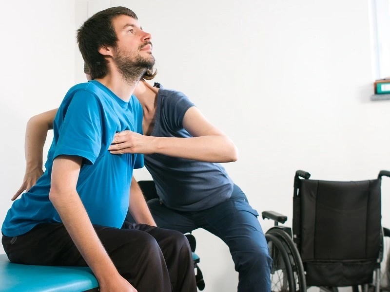 چگونه از فرد مبتلا به دیستروفی عضلانی مراقبت کنیم؟