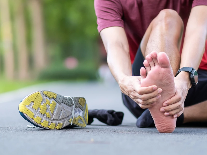 دلایل کشیدگی تاندون کف پا