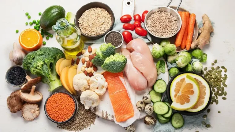 رژیم غذایی مناسب برای ترمیم تاندون دست: چه بخوریم و چه نخوریم؟