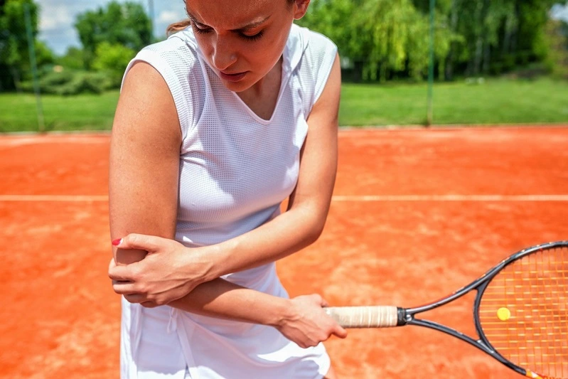 In which people is tennis elbow most commonly seen