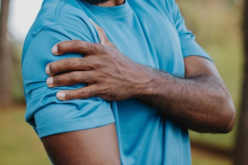 Stages of frozen shoulder development