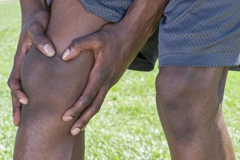 Symptoms accompanying foot swelling caused by knee osteoarthritis